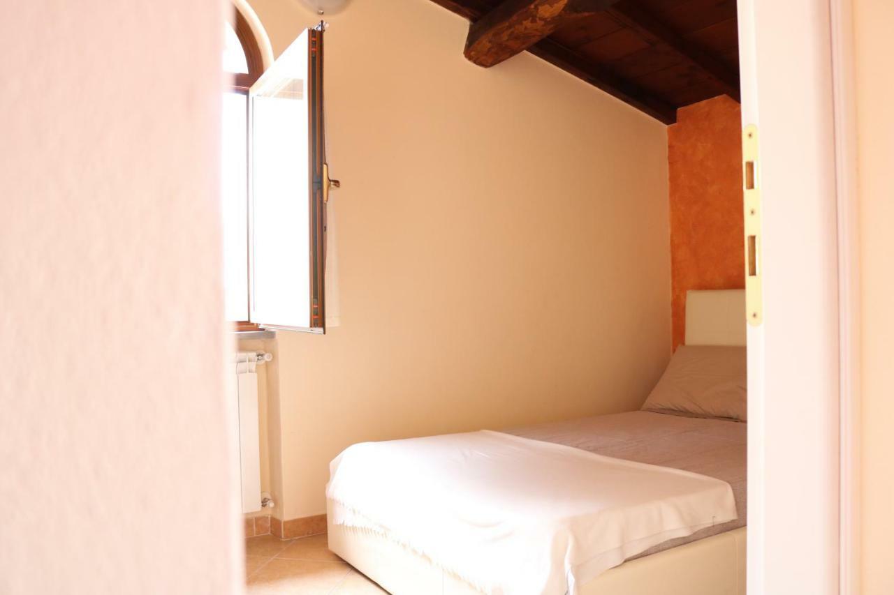Casa Vacanze Elena Rometta Zewnętrze zdjęcie